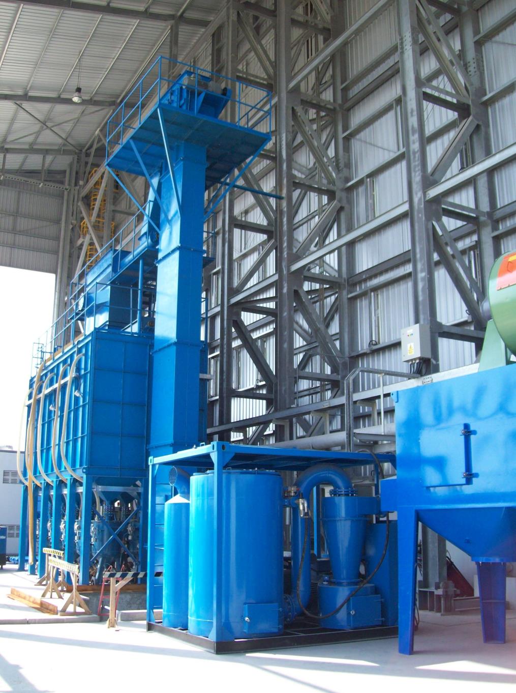 江蘇拋丸機除銹設備 原廠在拋丸機上配套的除塵器有什么優勢?